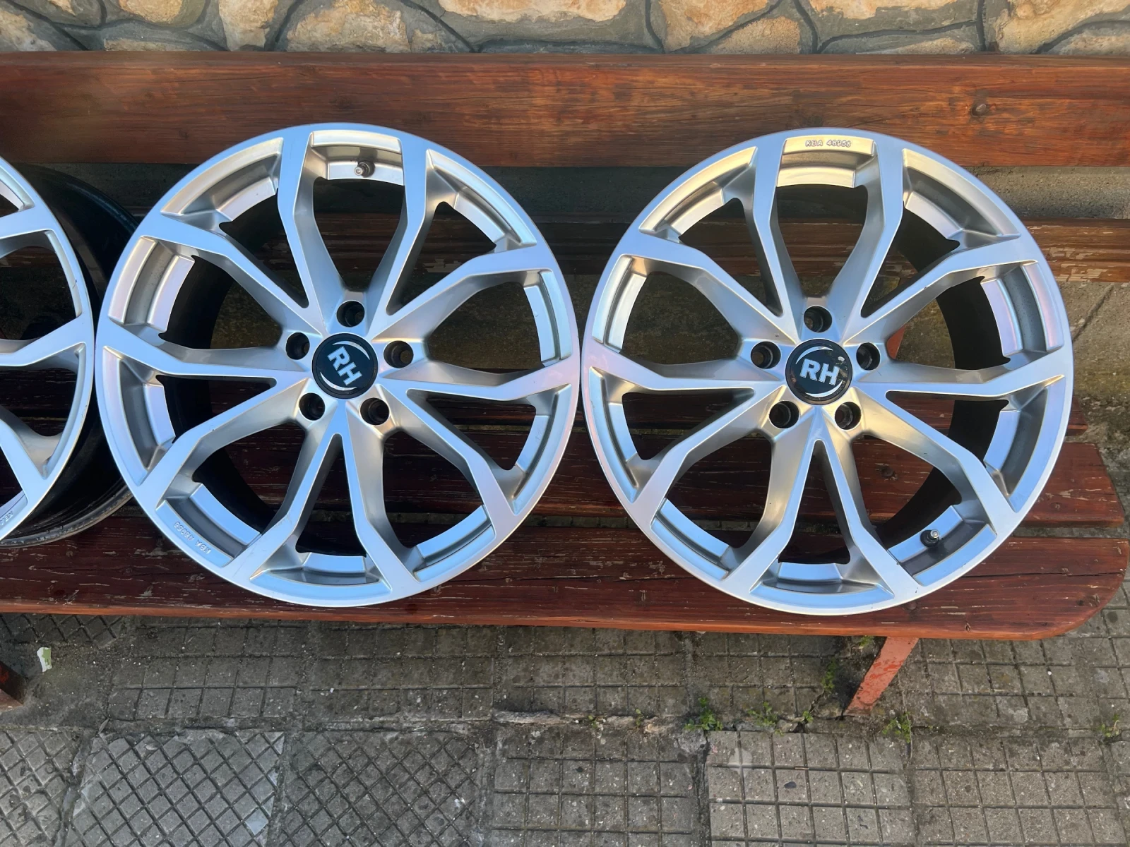 ������ | Mobile.bg � ����������� 4