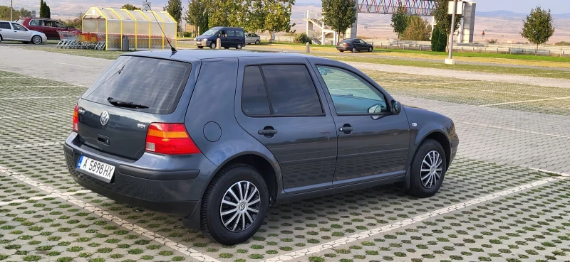 VW Golf 1.9 SDI, снимка 5 - Автомобили и джипове - 47325047