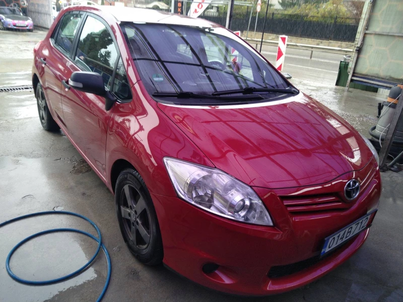 Toyota Auris 1.3VVTi, снимка 2 - Автомобили и джипове - 48329584