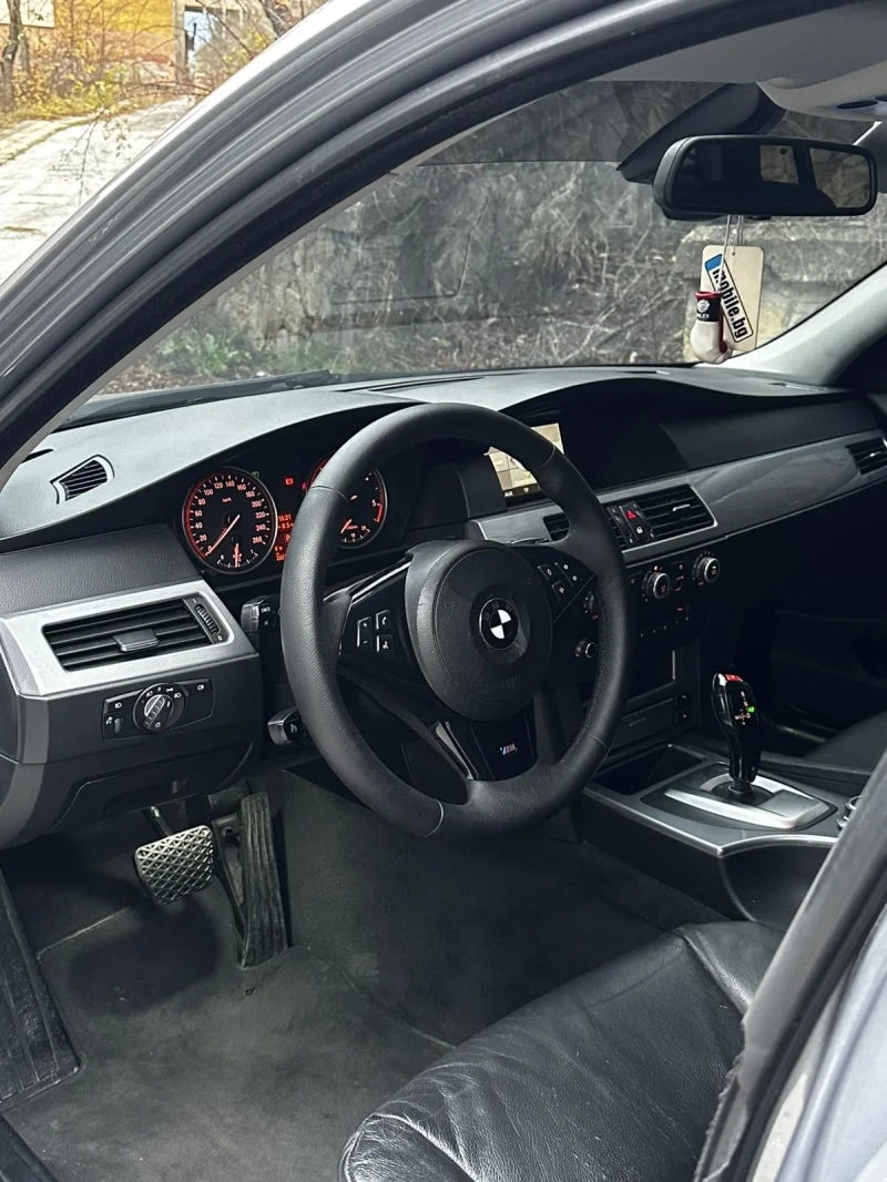 BMW 525 197h.p* FACE* КОЖА* НАВИ* ПОДГРЕВ* ОРИГИНАЛНА БОЯ, снимка 6 - Автомобили и джипове - 51195902