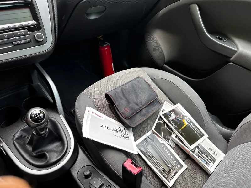 Seat Altea, снимка 10 - Автомобили и джипове - 51279267
