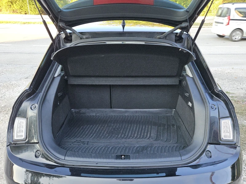 Audi A1 1.2i---86кс, снимка 9 - Автомобили и джипове - 52042362