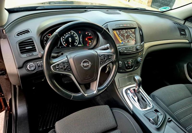 Opel Insignia 2.0d-COSMO-NAVI-6speed, снимка 13 - Автомобили и джипове - 52713638
