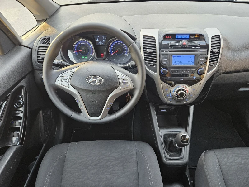 Hyundai Ix20 1.6i SWISS EDITION , снимка 10 - Автомобили и джипове - 53207875
