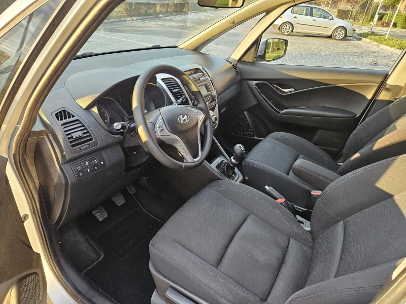 Hyundai Ix20 1.6i SWISS EDITION , снимка 7 - Автомобили и джипове - 53207875