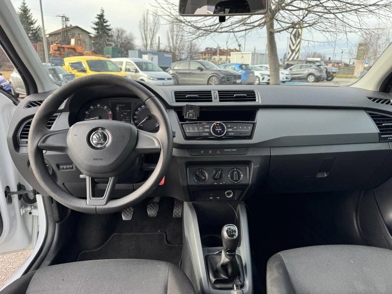 Skoda Fabia 1.0 MPI, снимка 14 - Автомобили и джипове - 53538206