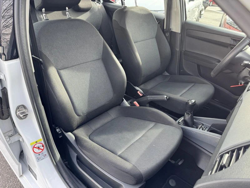 Skoda Fabia 1.0 MPI, снимка 9 - Автомобили и джипове - 53538206