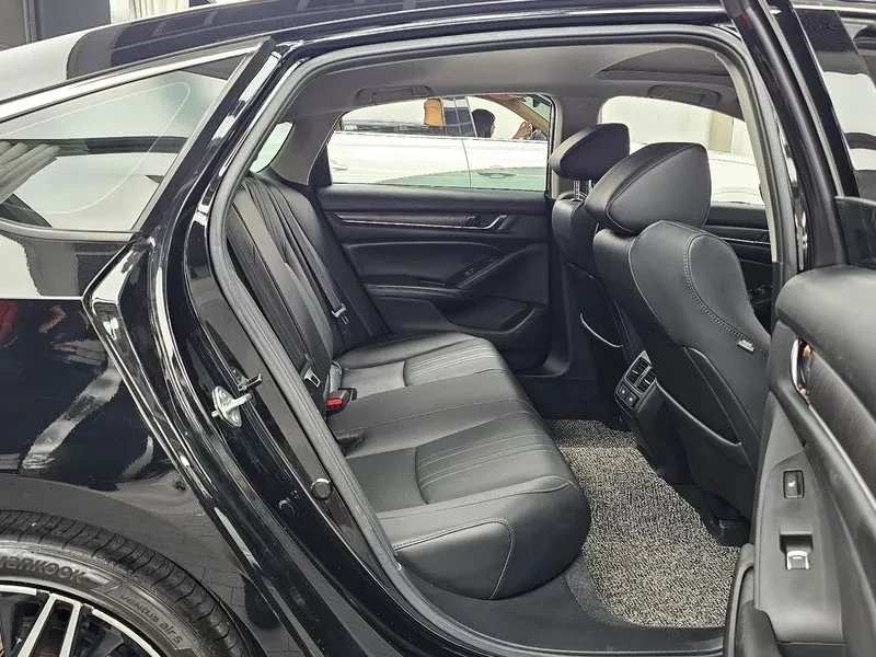 Honda Accord 2.0 Hybrid - САМО 30% АВАНС!, снимка 12 - Автомобили и джипове - 55440338