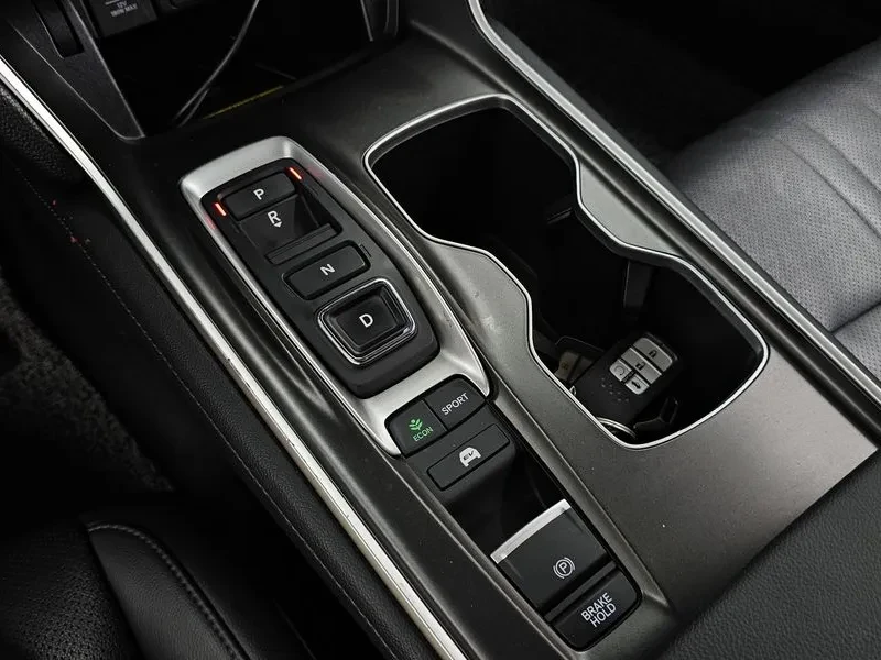 Honda Accord 2.0 Hybrid - САМО 30% АВАНС!, снимка 9 - Автомобили и джипове - 55440338