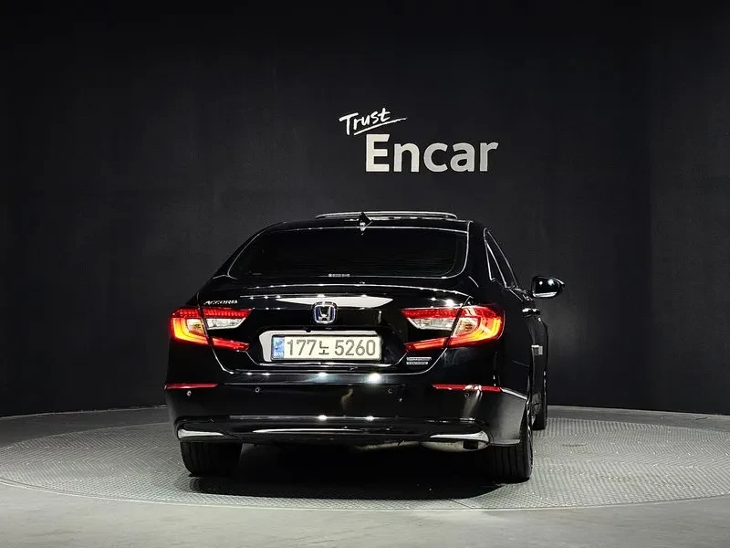 Honda Accord 2.0 Hybrid - САМО 30% АВАНС!, снимка 4 - Автомобили и джипове - 55440338