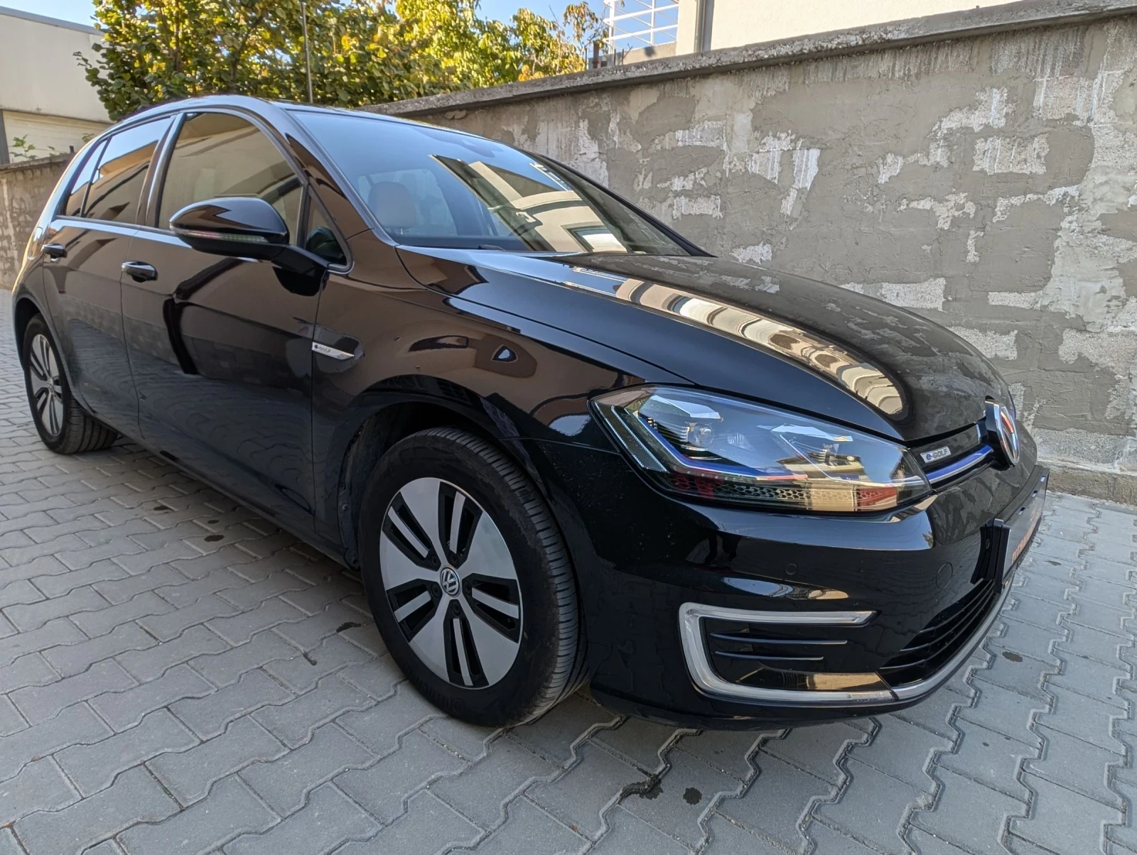 VW Golf E-Golf 36kWh Dynaudio/Digital/Гаранция до 04.2027г - изображение 2