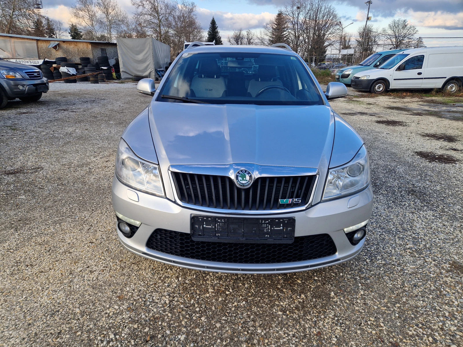 Skoda Octavia VRS/2.0TDI/AVTOMAT/NAVI/F1 - изображение 2