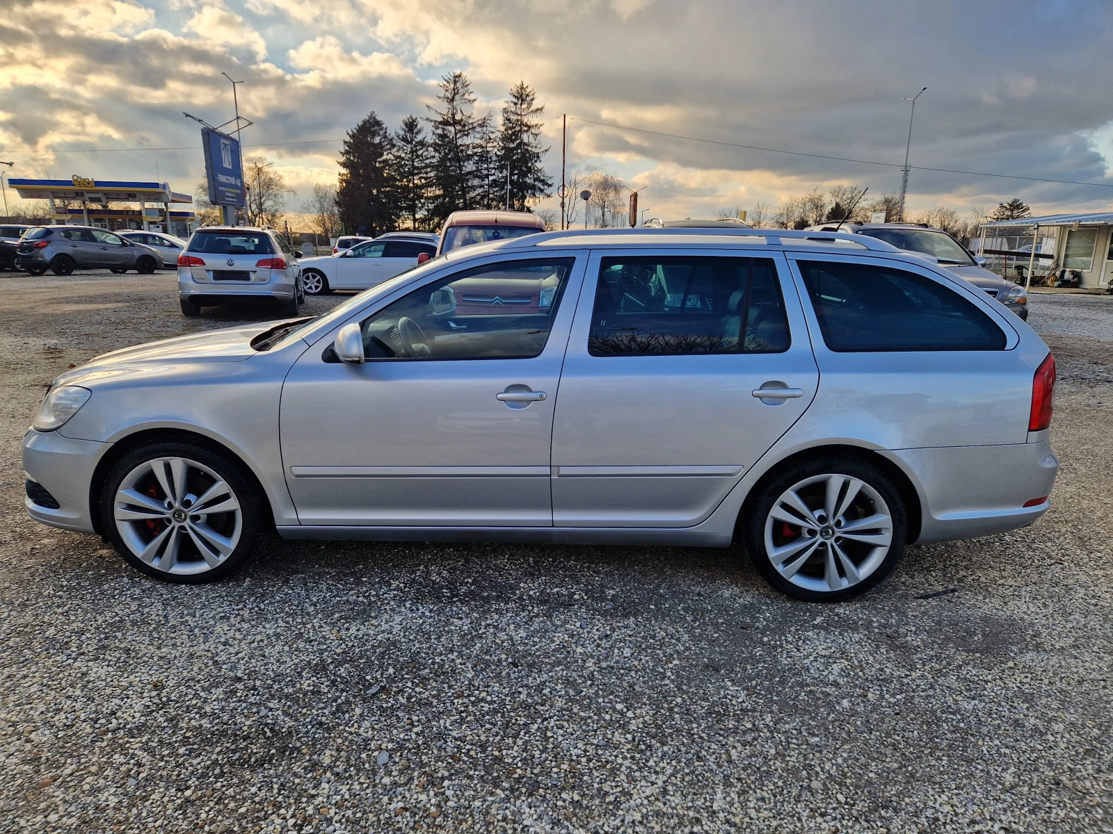 Skoda Octavia VRS/2.0TDI/AVTOMAT/NAVI/F1 - изображение 7