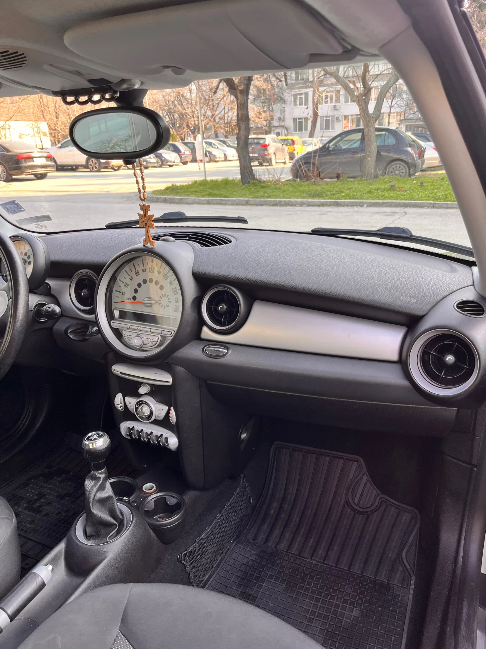 Mini Cooper mini cooper r56  1.6 бензин - изображение 7
