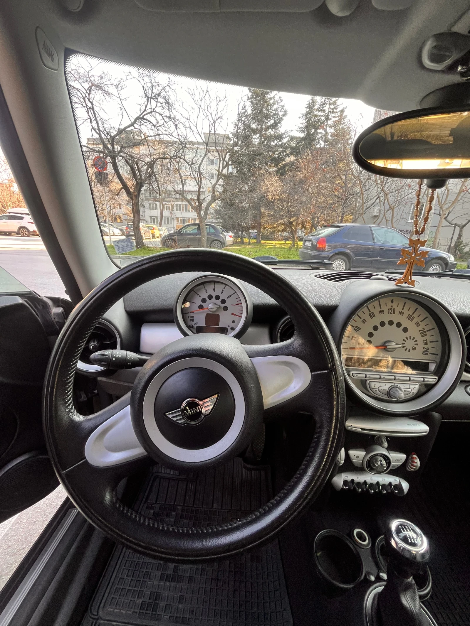 Mini Cooper mini cooper r56  1.6 бензин - изображение 5