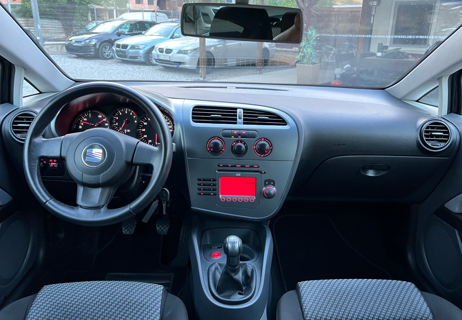 Seat Leon 1.4i 86к.с * Климатик*  - изображение 10