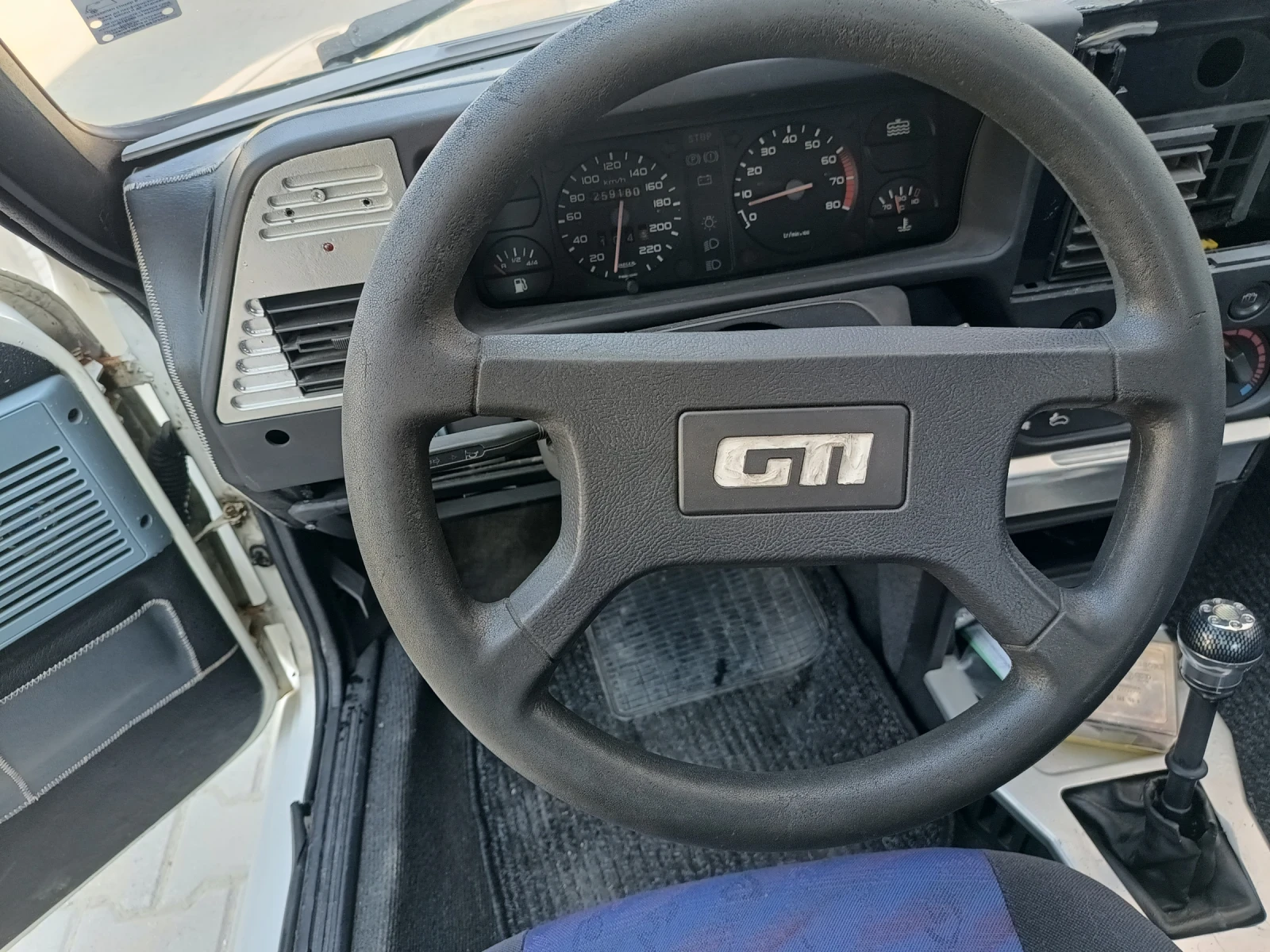 Peugeot 309 GRI - изображение 10