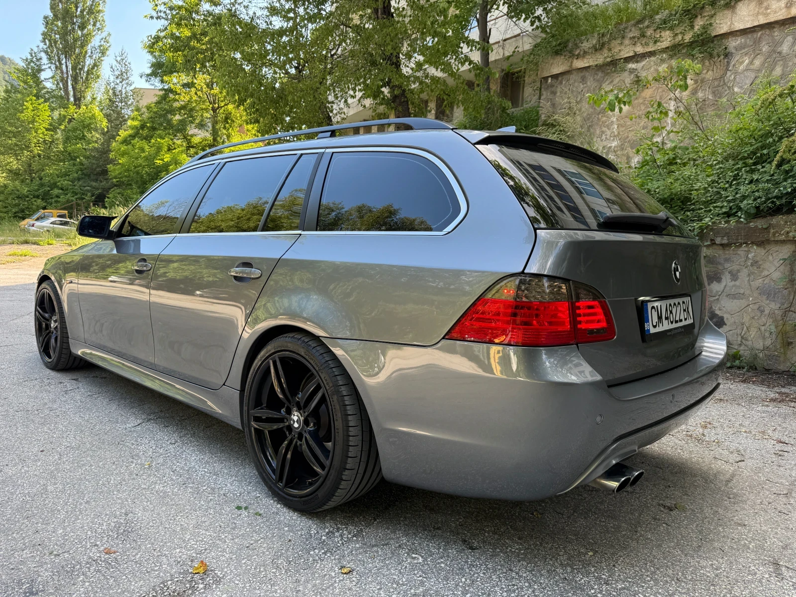 BMW 530 197h.p* FACE* КОЖА* НАВИ* ПОДГРЕВ* ОРИГИНАЛНА БОЯ, снимка 2 - Автомобили и джипове - 51195902