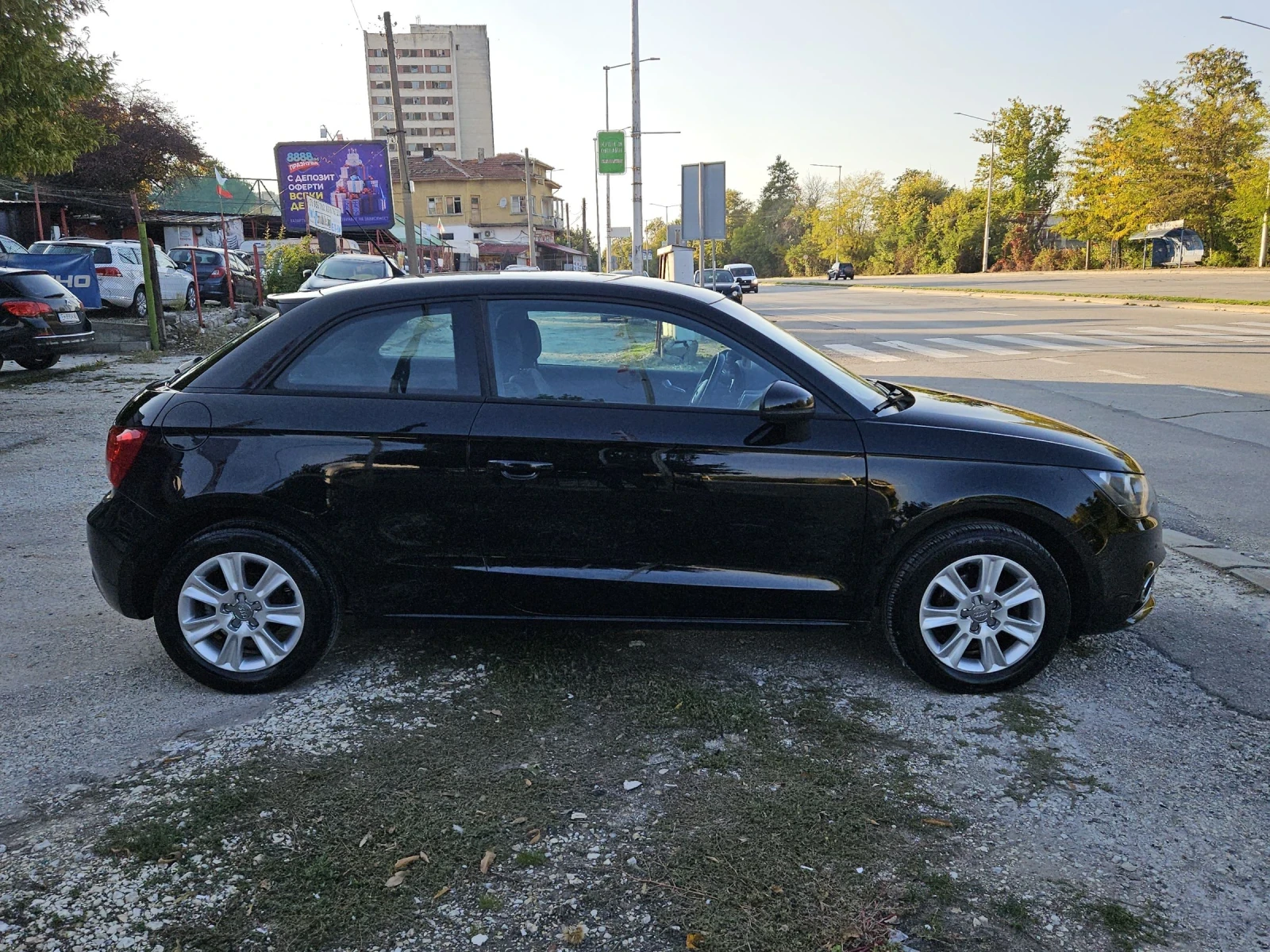 Audi A1 1.2i---86кс - изображение 8