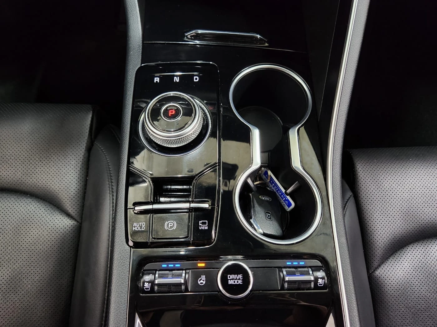 Kia K5 2.0 LPG Trendy * ПАНО* ДЖОЙСТИК* ОЧАКВАН ВНОС*  - изображение 4