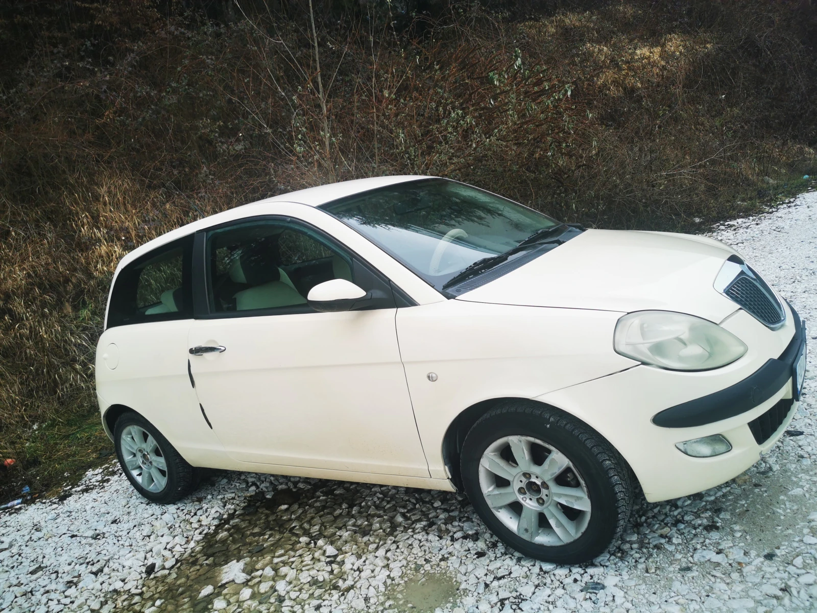Lancia Ypsilon 1.2i | Mobile.bg � ����������� 2