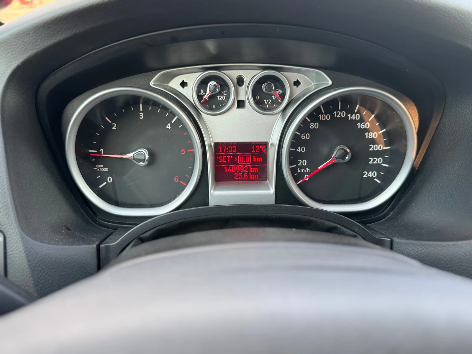 Ford Focus 1.6, снимка 13 - Автомобили и джипове - 53864098