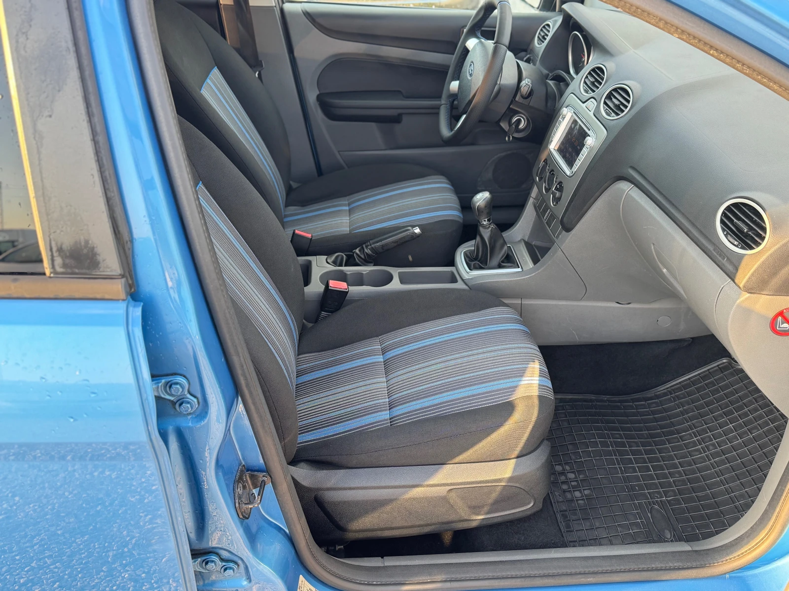 Ford Focus 1.6, снимка 9 - Автомобили и джипове - 53864098