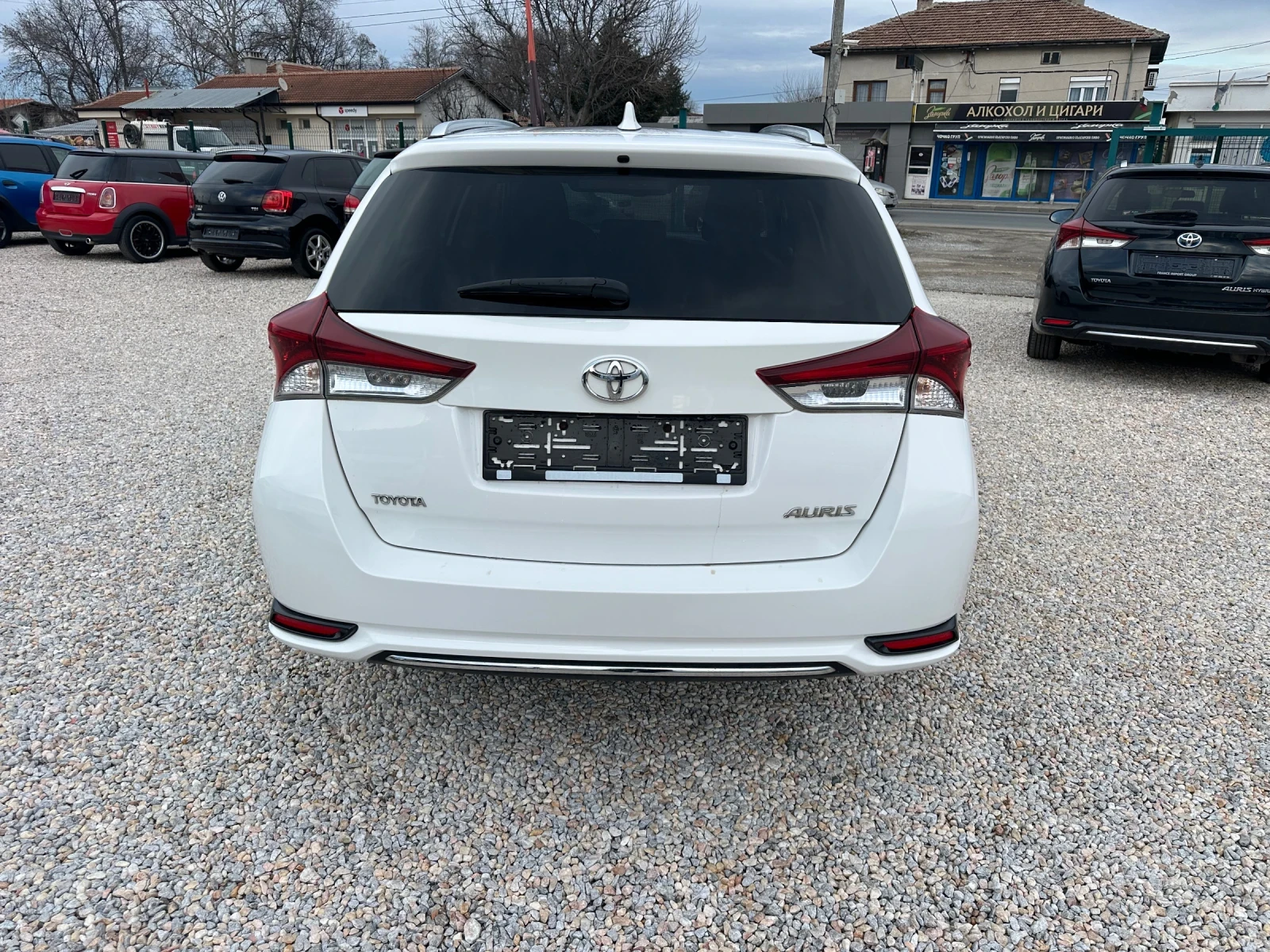 Toyota Auris 1.6 benzin, снимка 5 - Автомобили и джипове - 53972617