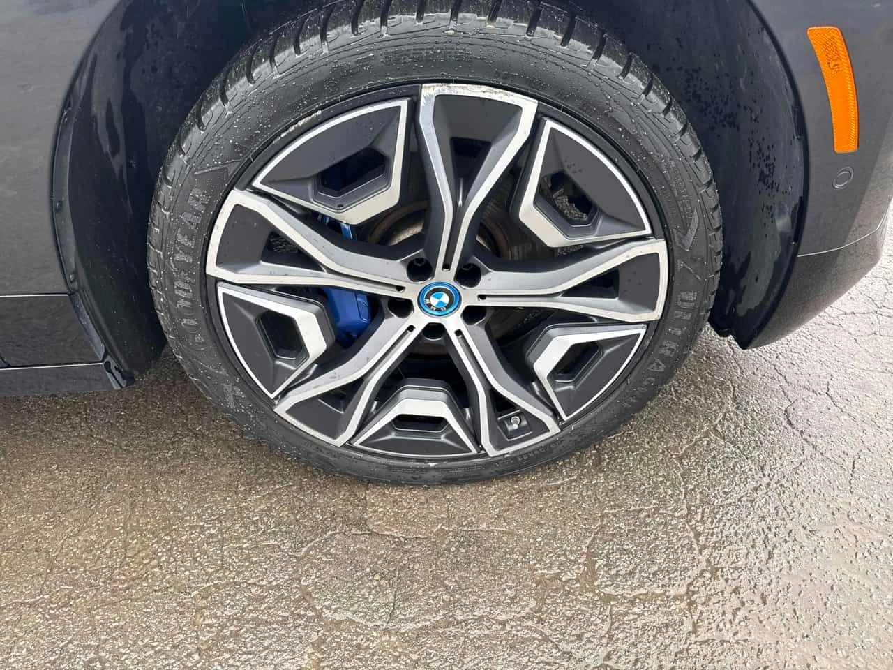 BMW iX xDrive40/HARMAN KARDON/ДИСТРОНИК/PANO/360, снимка 6 - Автомобили и джипове - 53991051