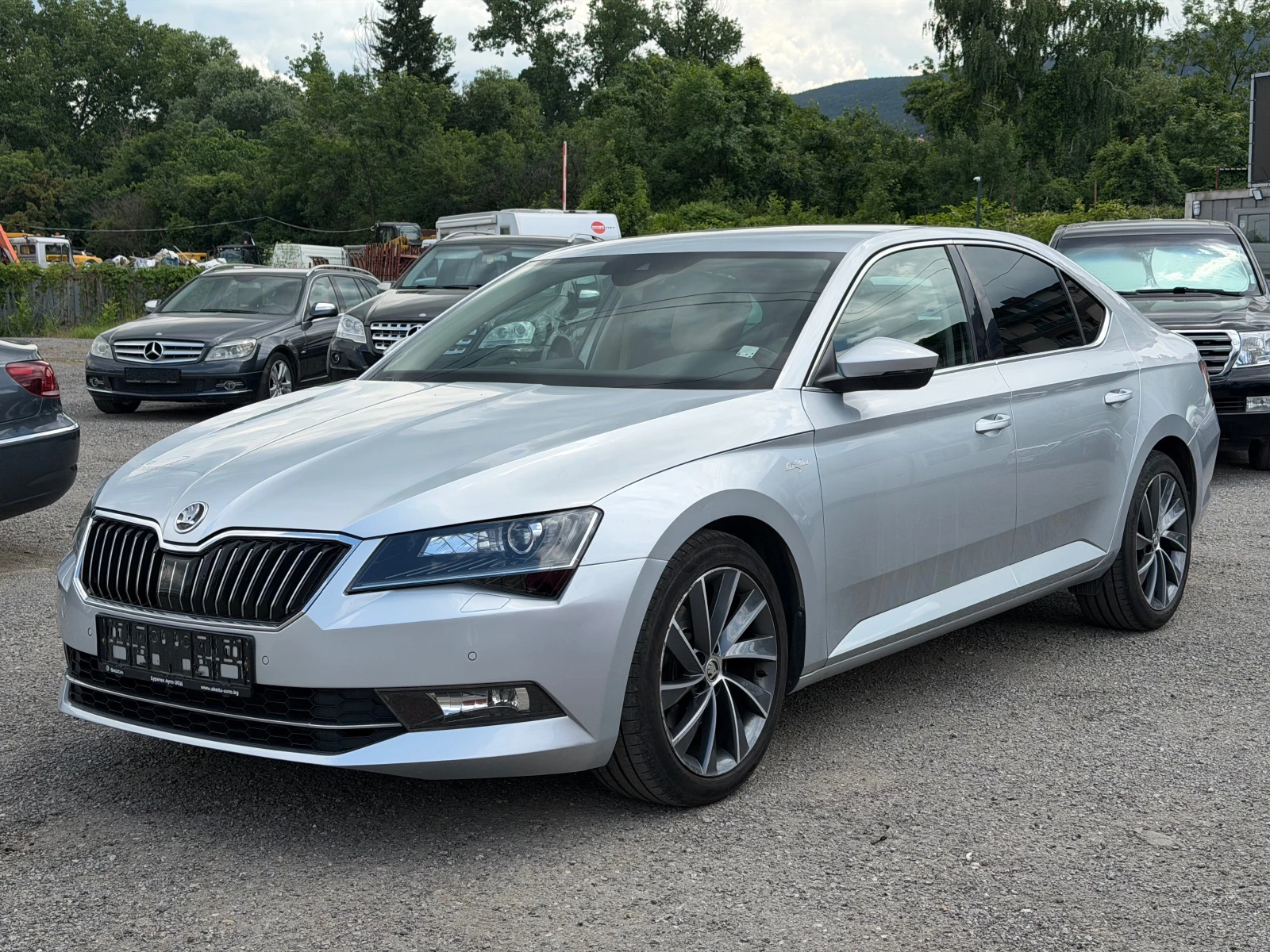 Skoda Superb 2.0TDI-4x4-LAURIN & KLEMENT-AUTOMAT-NAVI-KAMERA* , снимка 2 - Автомобили и джипове - 54969699