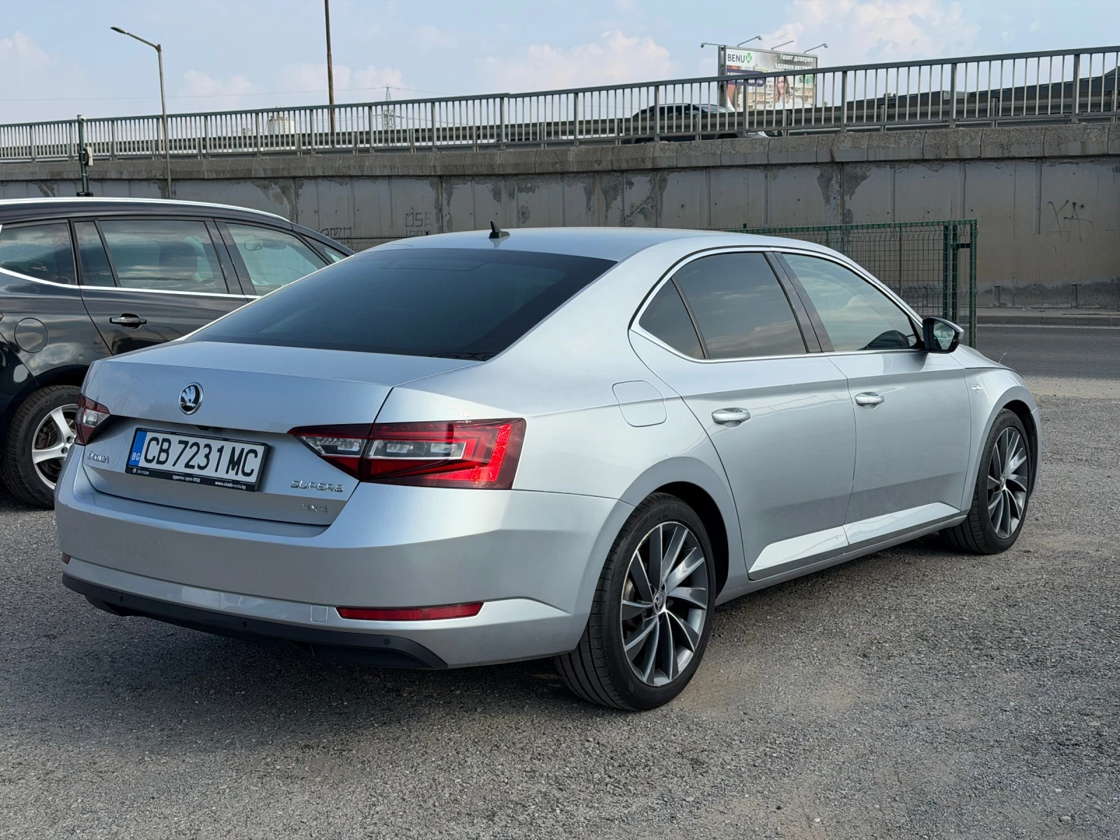Skoda Superb 2.0TDI-4x4-LAURIN&KLEMENT-AUTOMAT-NAVI-KAMERA-N1* , снимка 4 - Автомобили и джипове - 54969699