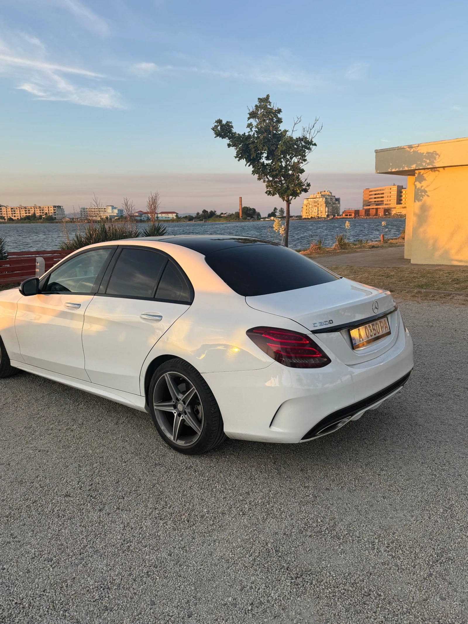 Mercedes-Benz C 300, снимка 4 - Автомобили и джипове - 55191335