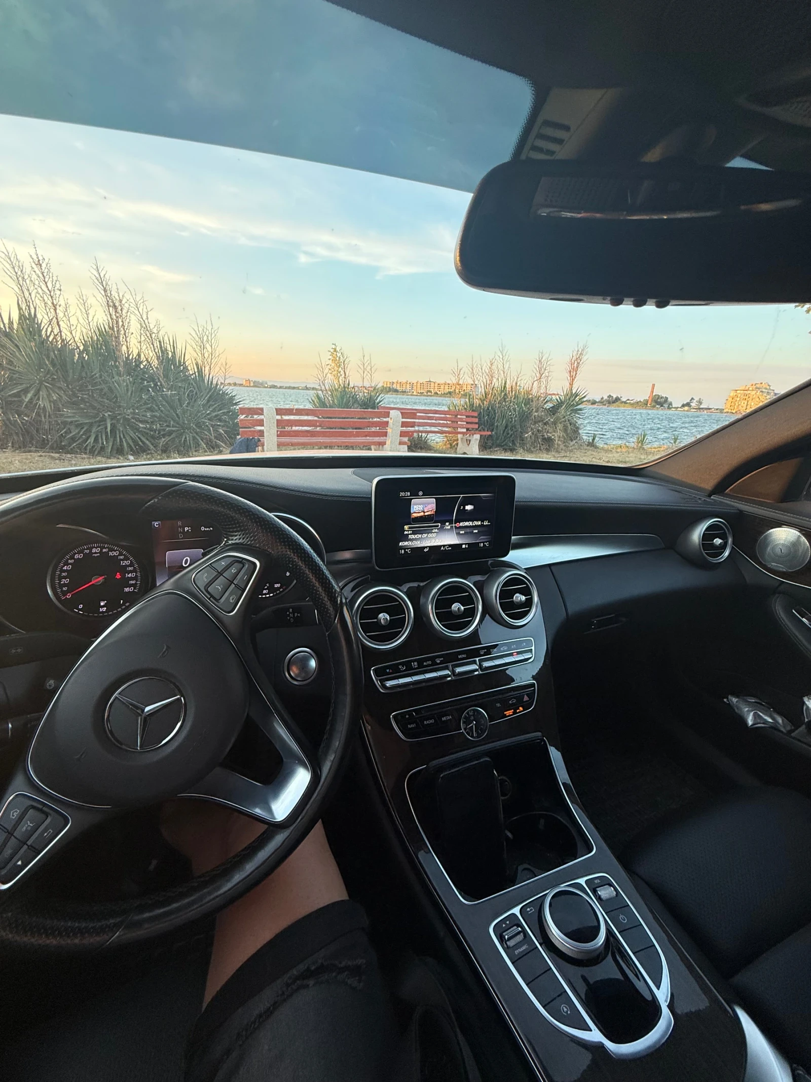 Mercedes-Benz C 300, снимка 10 - Автомобили и джипове - 55191335