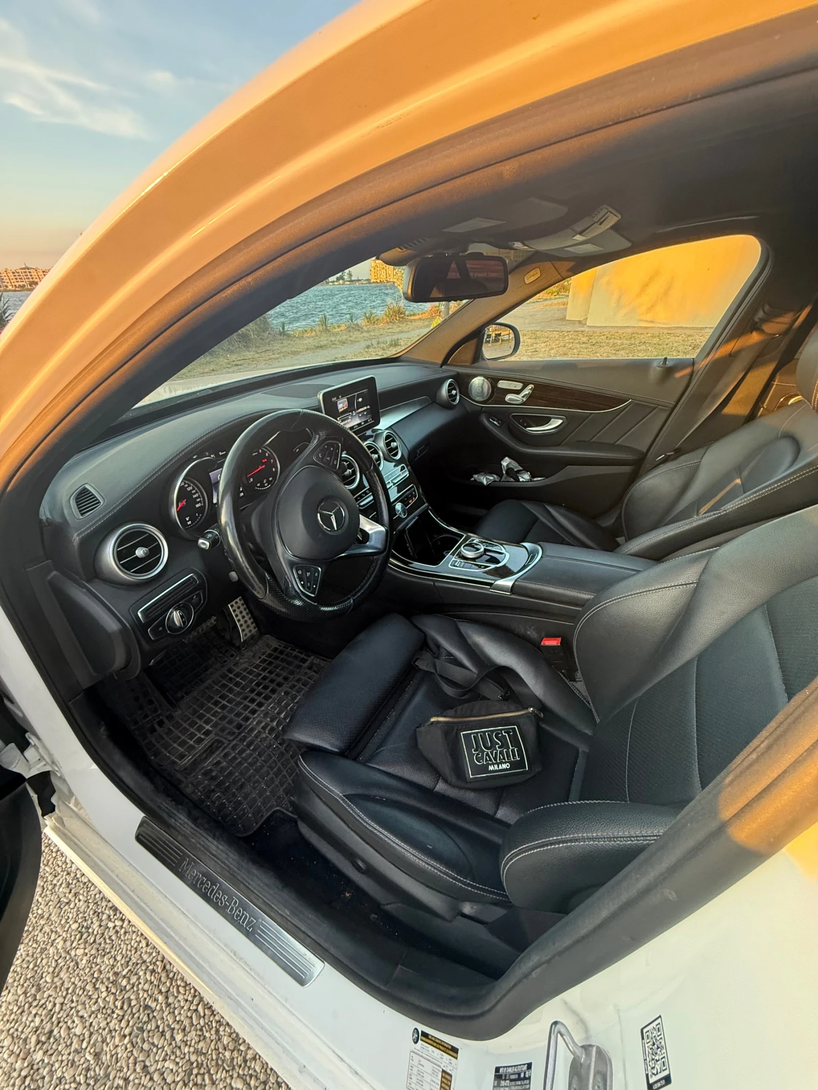 Mercedes-Benz C 300, снимка 9 - Автомобили и джипове - 55191335