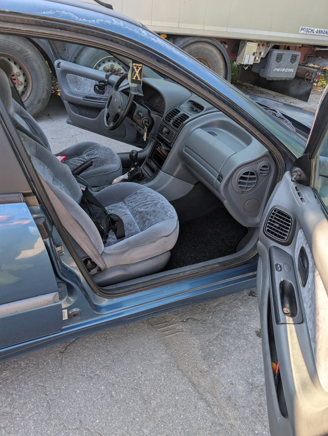 Renault Laguna, снимка 10 - Автомобили и джипове - 55454600