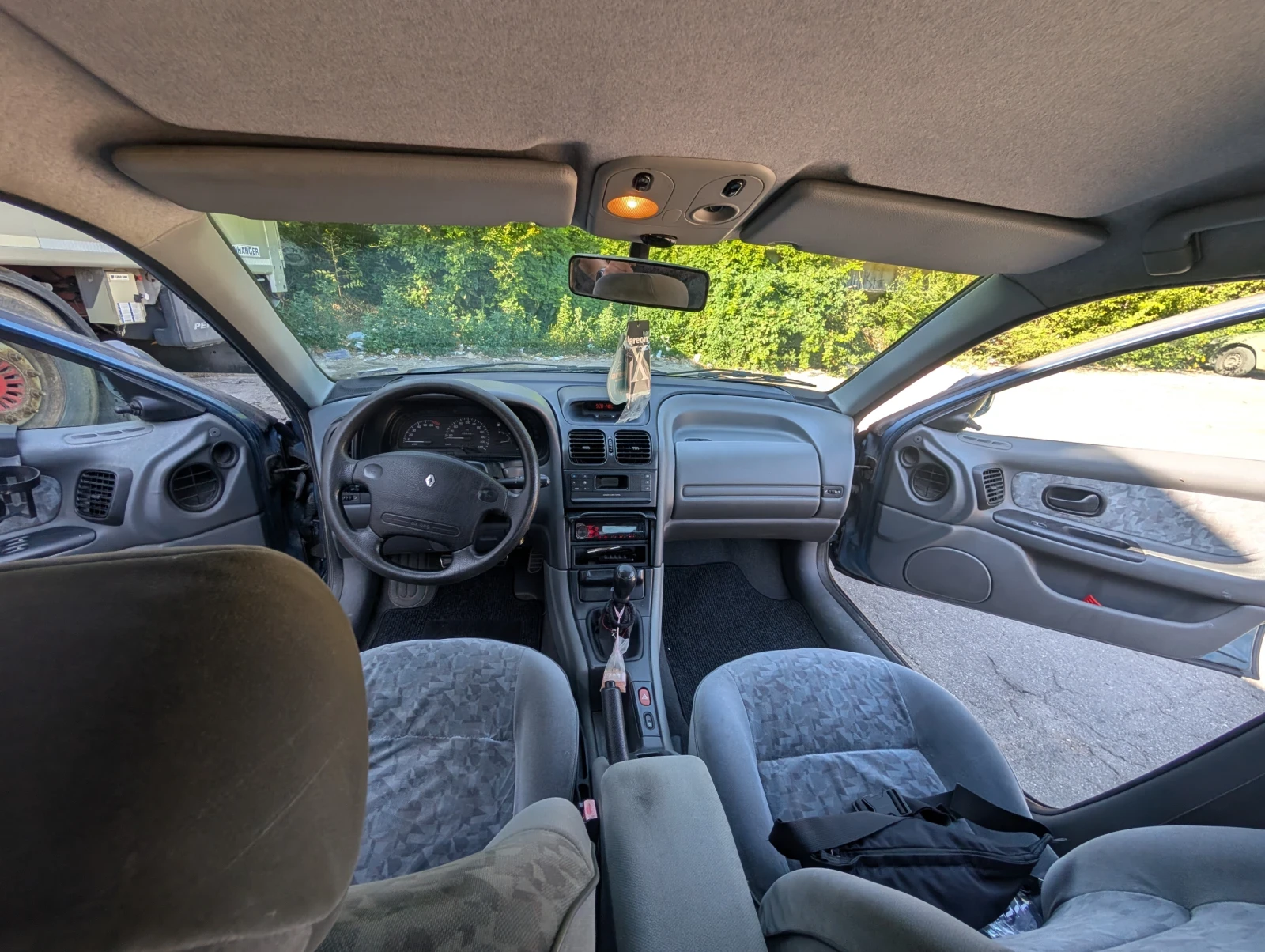 Renault Laguna, снимка 5 - Автомобили и джипове - 55454600