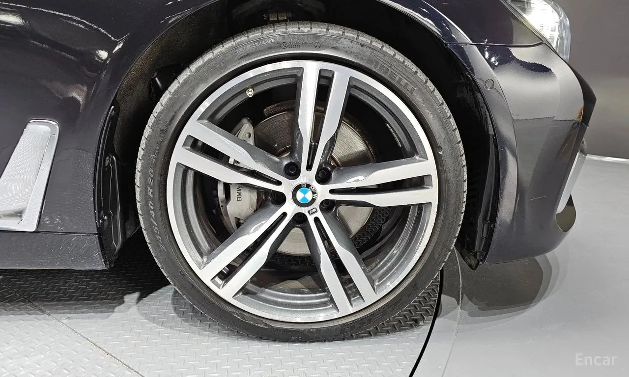 BMW 740 * 740Li xDrive M Sport Package* АВТОКРЕДИТ* , снимка 5 - Автомобили и джипове - 55977366