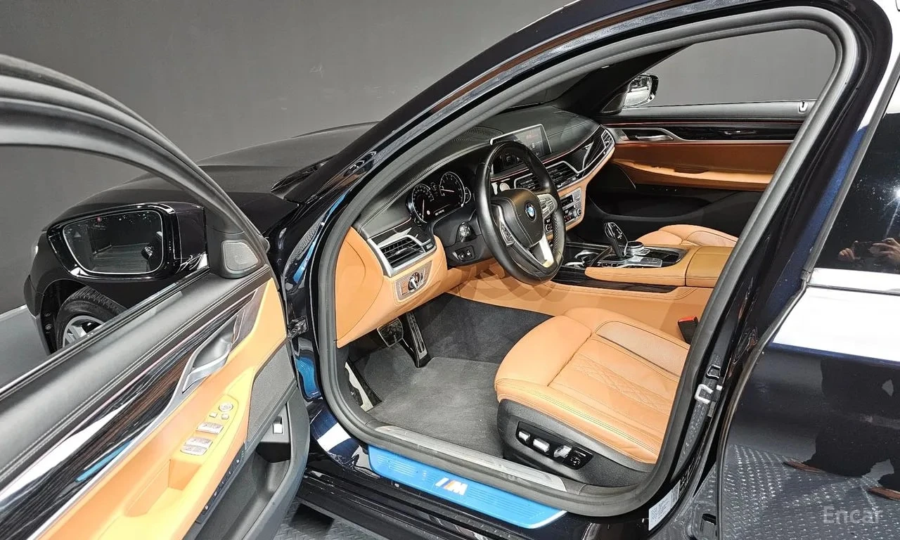 BMW 740 * 740Li xDrive M Sport Package* АВТОКРЕДИТ* , снимка 10 - Автомобили и джипове - 55977366