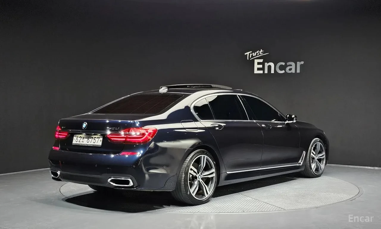BMW 740 * 740Li xDrive M Sport Package* АВТОКРЕДИТ* , снимка 2 - Автомобили и джипове - 55977366