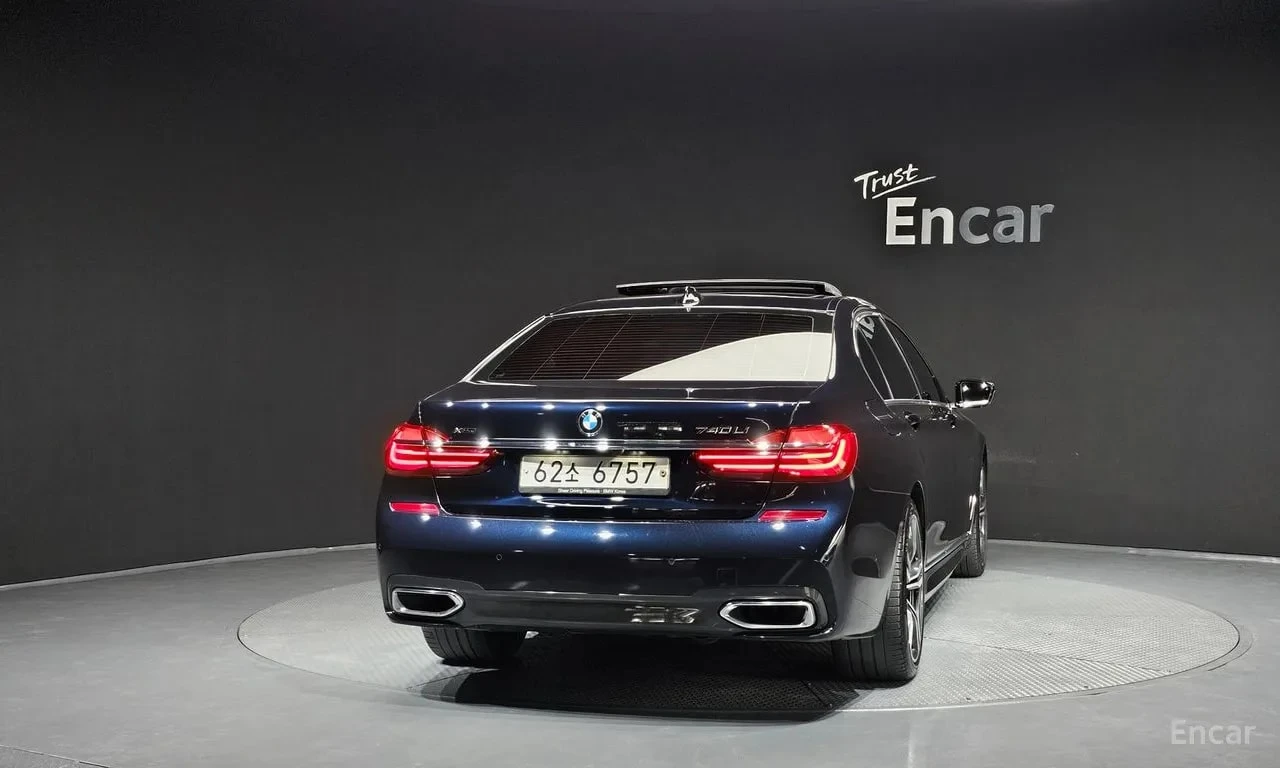 BMW 740 * 740Li xDrive M Sport Package* АВТОКРЕДИТ* , снимка 4 - Автомобили и джипове - 55977366