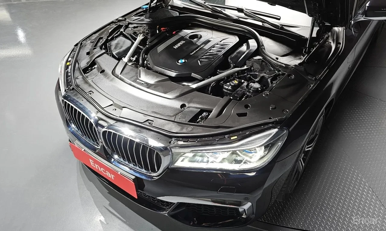 BMW 740 * 740Li xDrive M Sport Package* АВТОКРЕДИТ* , снимка 6 - Автомобили и джипове - 55977366