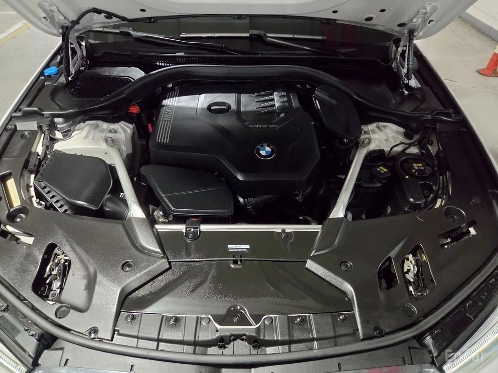 BMW 520 i* M SPORT* DISTRONIC* AMBIENT* КАМЕРА* КРАЙНА ЦЕН, снимка 6 - Автомобили и джипове - 55983741