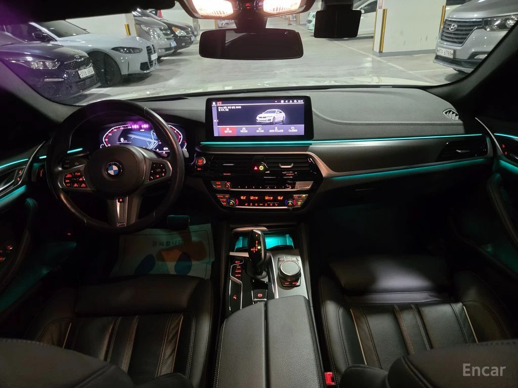 BMW 520 i* M SPORT* DISTRONIC* AMBIENT* КАМЕРА* КРАЙНА ЦЕН, снимка 9 - Автомобили и джипове - 55983741