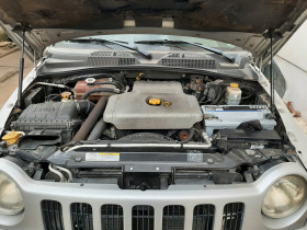 Jeep Cherokee, снимка 13 - Автомобили и джипове - 45146459