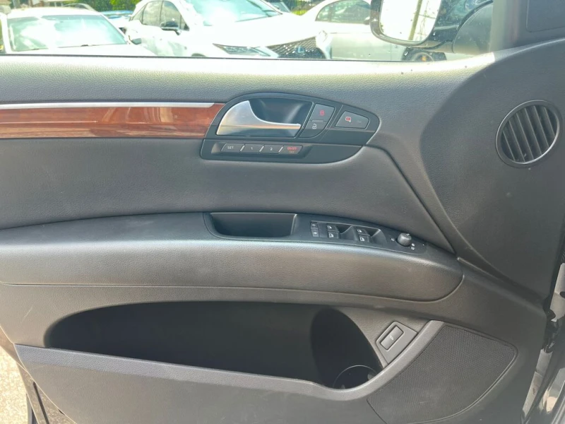 Audi Q7 quattro* Keyless* Panoramic Sunroof* Камера* , снимка 14 - Автомобили и джипове - 53115125