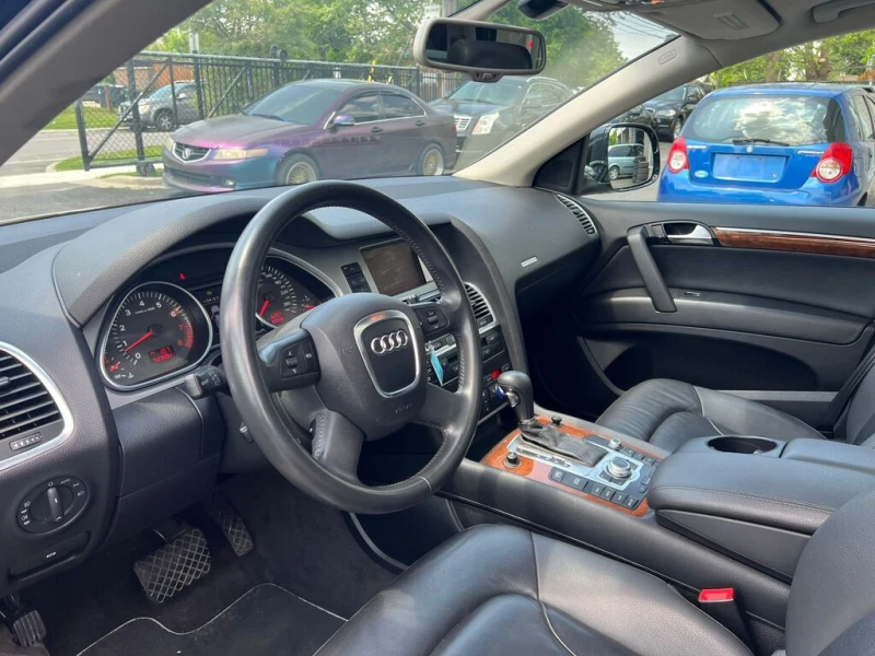 Audi Q7 quattro* Keyless* Panoramic Sunroof* Камера* , снимка 9 - Автомобили и джипове - 53115125