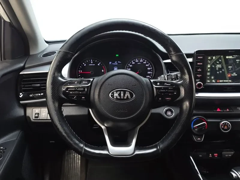 Kia Stonic Diesel 1.6 Trendy, снимка 13 - Автомобили и джипове - 56497763