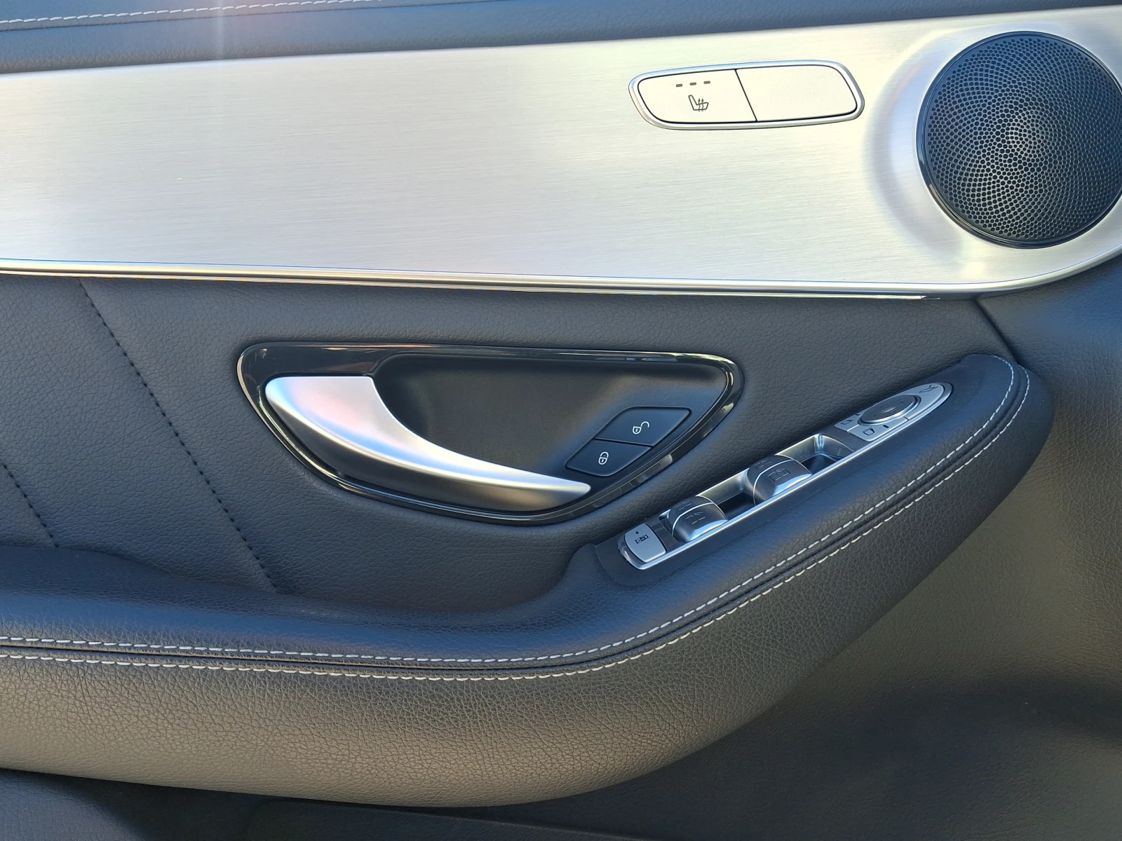 Mercedes-Benz GLC 300 de 4MATIC Coupe - изображение 10