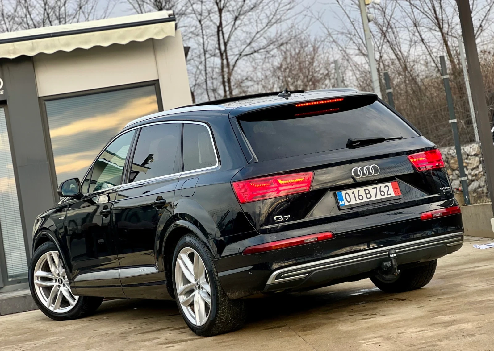 Audi Q7 E-TRON / 3.0TDI-374HP / ПОДГРЕВ / РЕАЛЕН ПРОБЕГ / - изображение 5