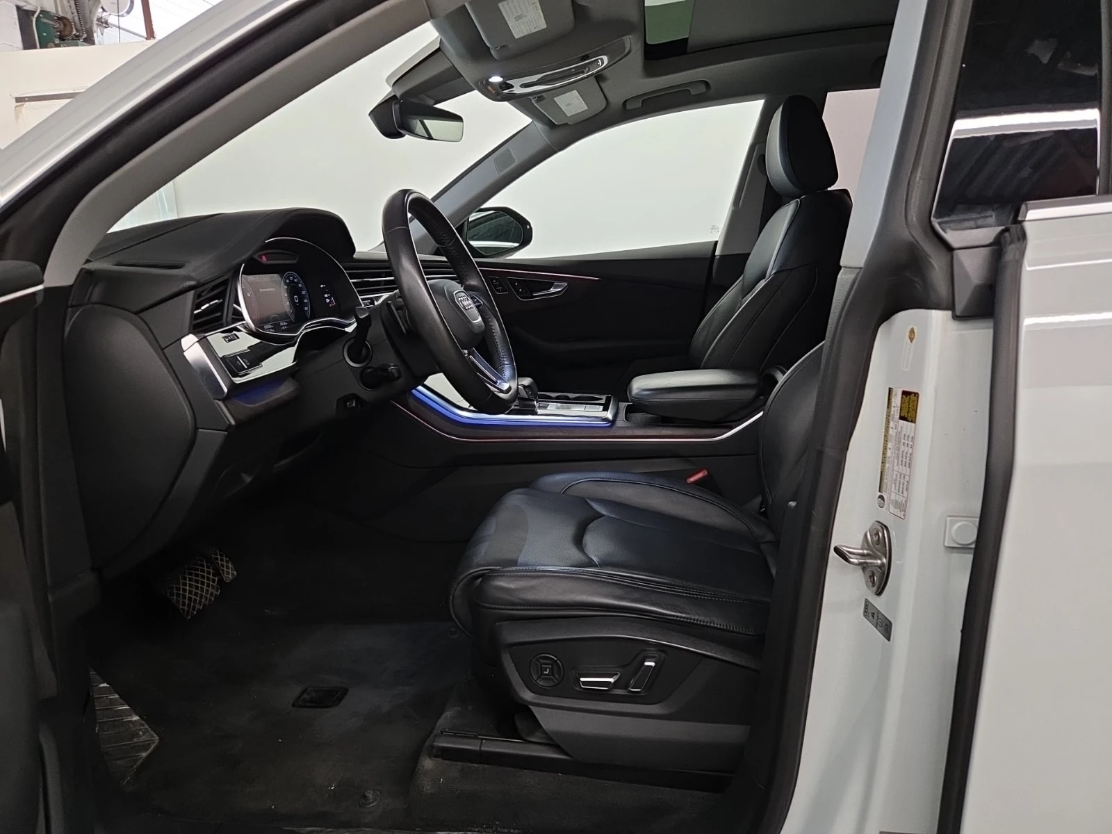 Audi Q8 * TECHNIK * CARFAX * ЦЕНА ДО БГ, снимка 6 - Автомобили и джипове - 56074792